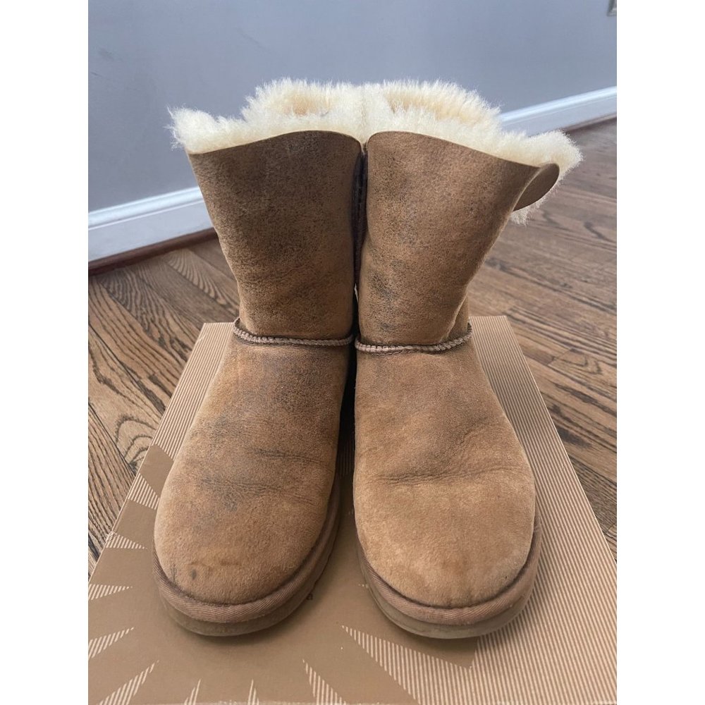 UGG Australia Bailey Button 5838 Sheepskin Boots - Size 8 - Picture 6 of 9
